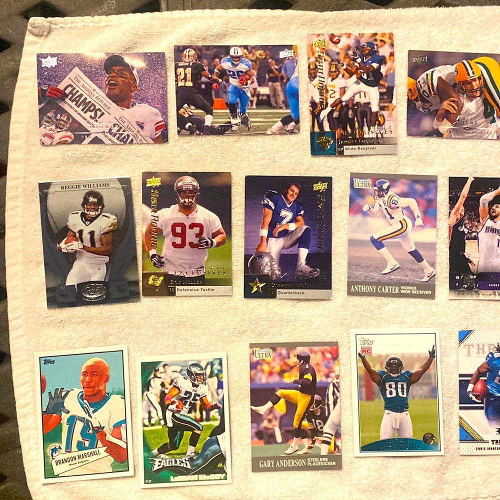 Large Lot of Football Trading Cards Shown in Photo - 20 cards - good condition